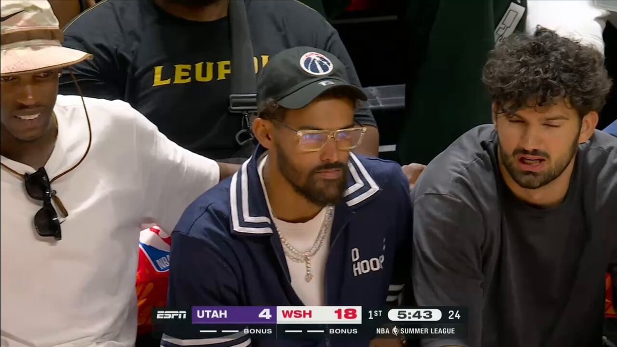 Anthony Davis Trae Young at AJ Dybantsa vs Darryn Peterson