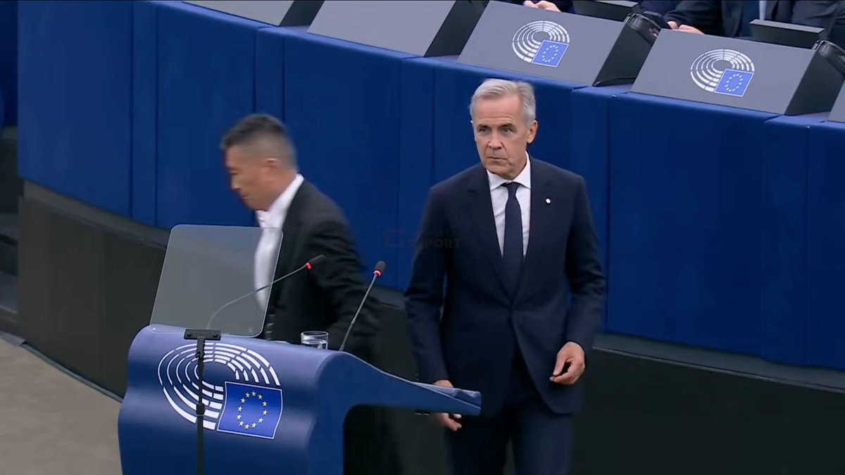 Mark Carney laughs at USA chant