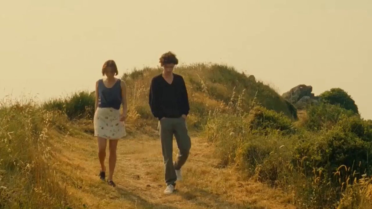 Summer walkationship golden hour