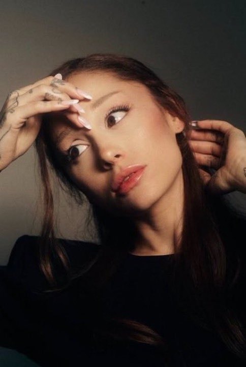 Clairo Ariana Grande blueprint (photo 2 of 2)