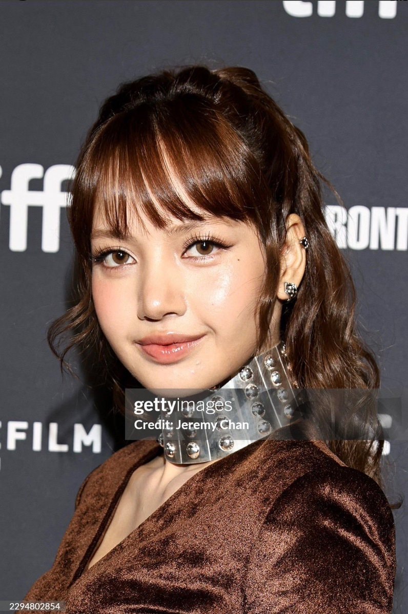 LISA Always LALISA premiere (photo 2 of 2)