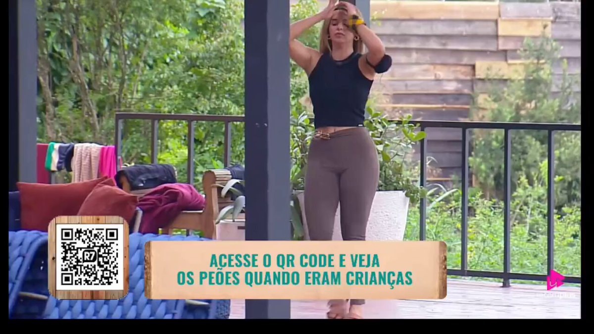 Mônica calls Ariela a hyena AFazenda