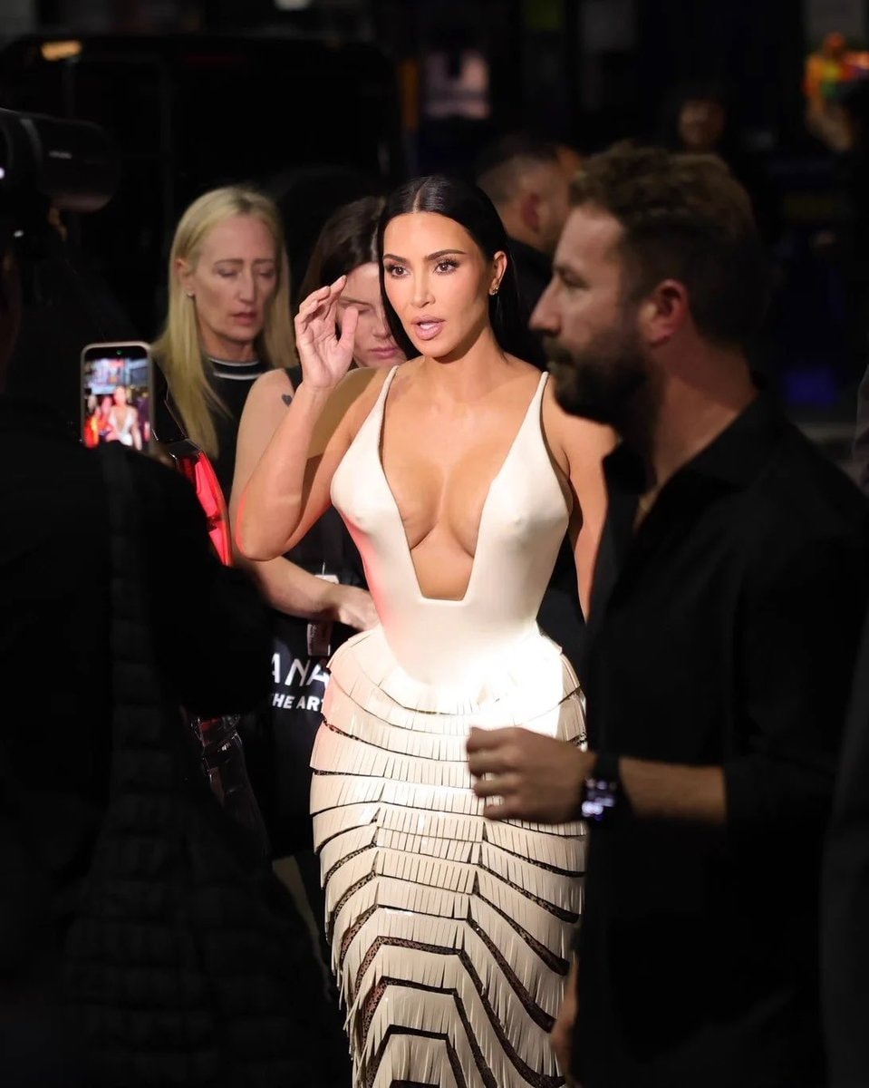 Kim Kardashian Mexico City Schiaparelli Kim Kardashian Mexico City Schiaparelli