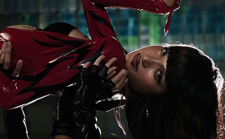 LISA SaWadDiKa YouTube Record (photo 1 of 4)