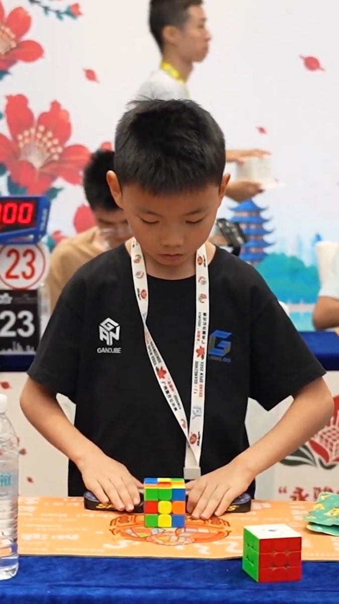 Xuanyi Geng Rubik's Cube World Record