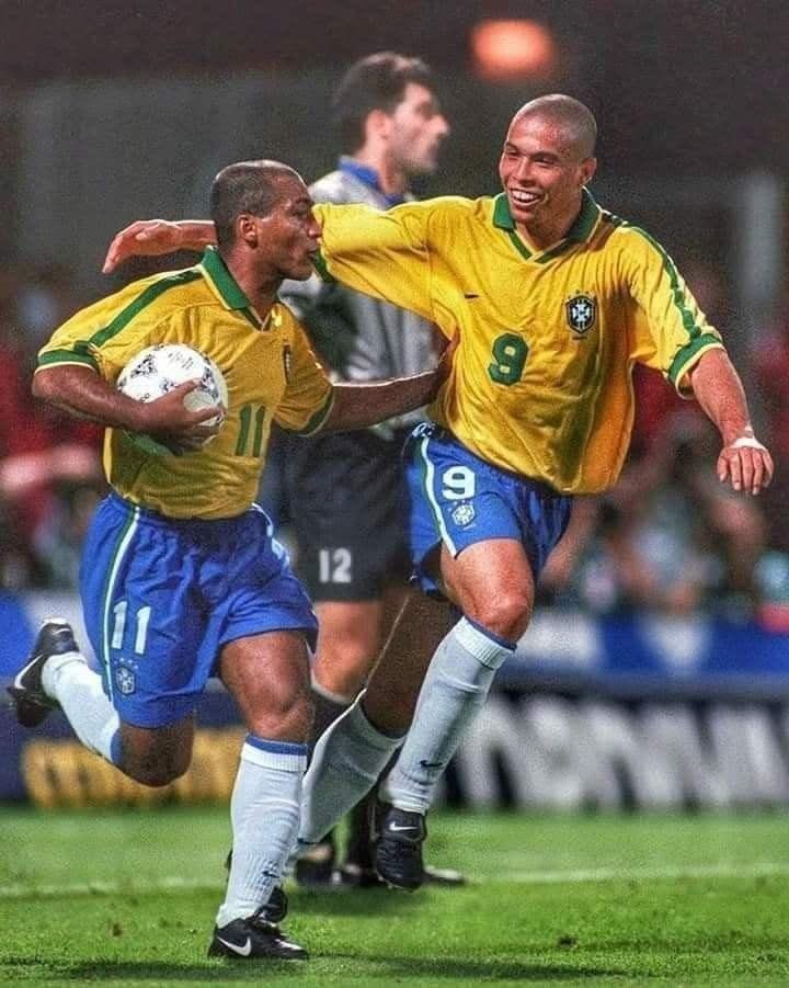 Ronaldo Nazario and Romário Brazil celebration Ronaldo Nazario and Romário Brazil celebration