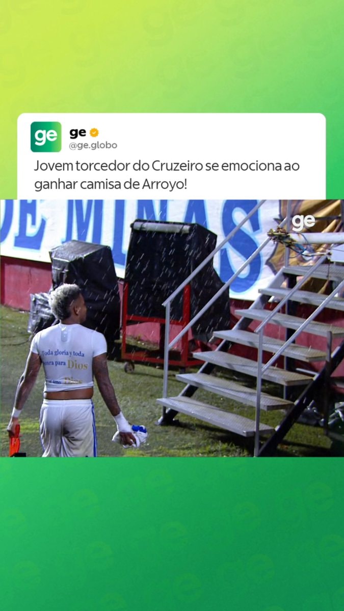 Cruzeiro fan emotional with Arroyo jersey