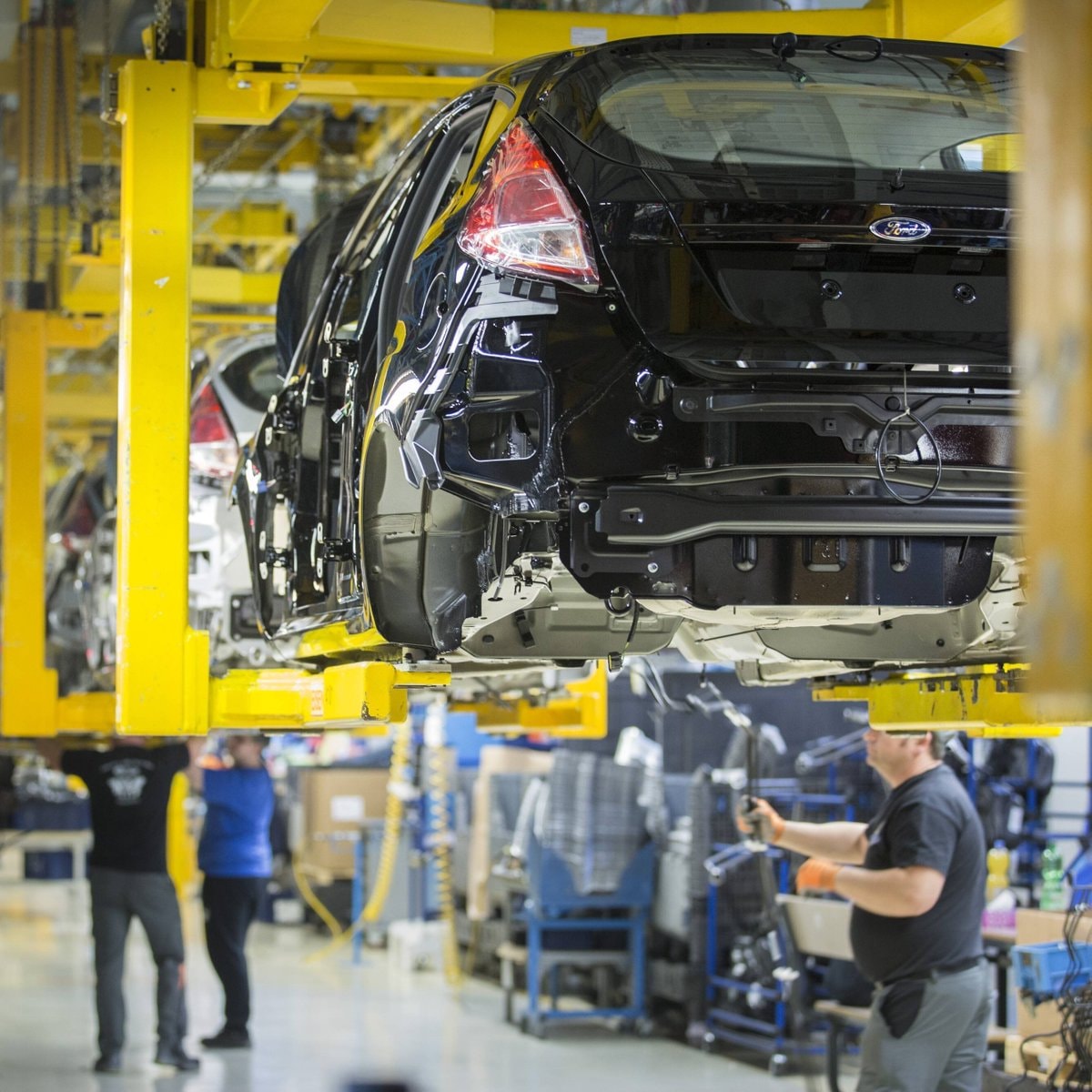 Ford rehires 300 engineers after AI fails (photo 2 of 2)