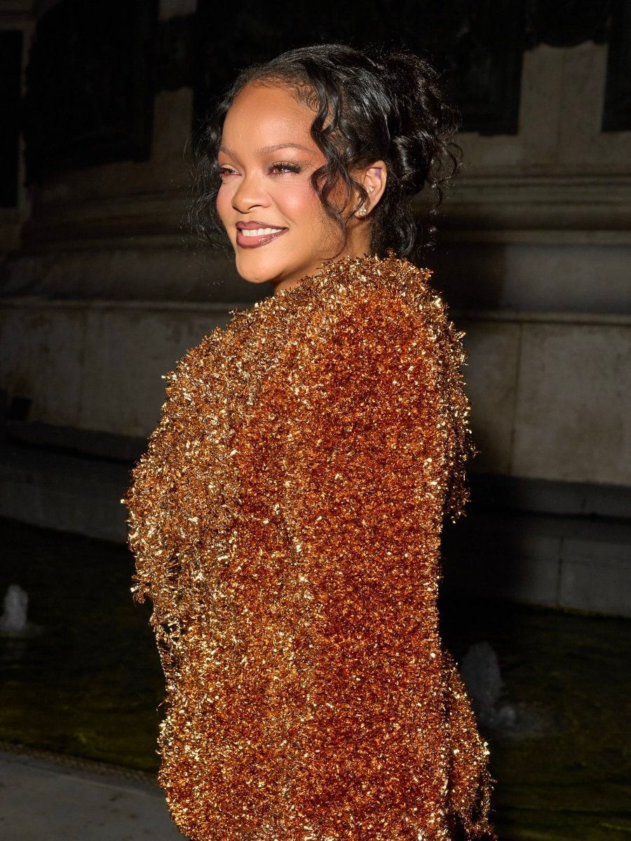 Rihanna at Matières Fécales SS27 show