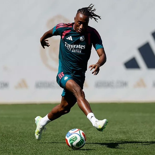 Yan Diomandé Real Madrid training (photo 2 of 2)