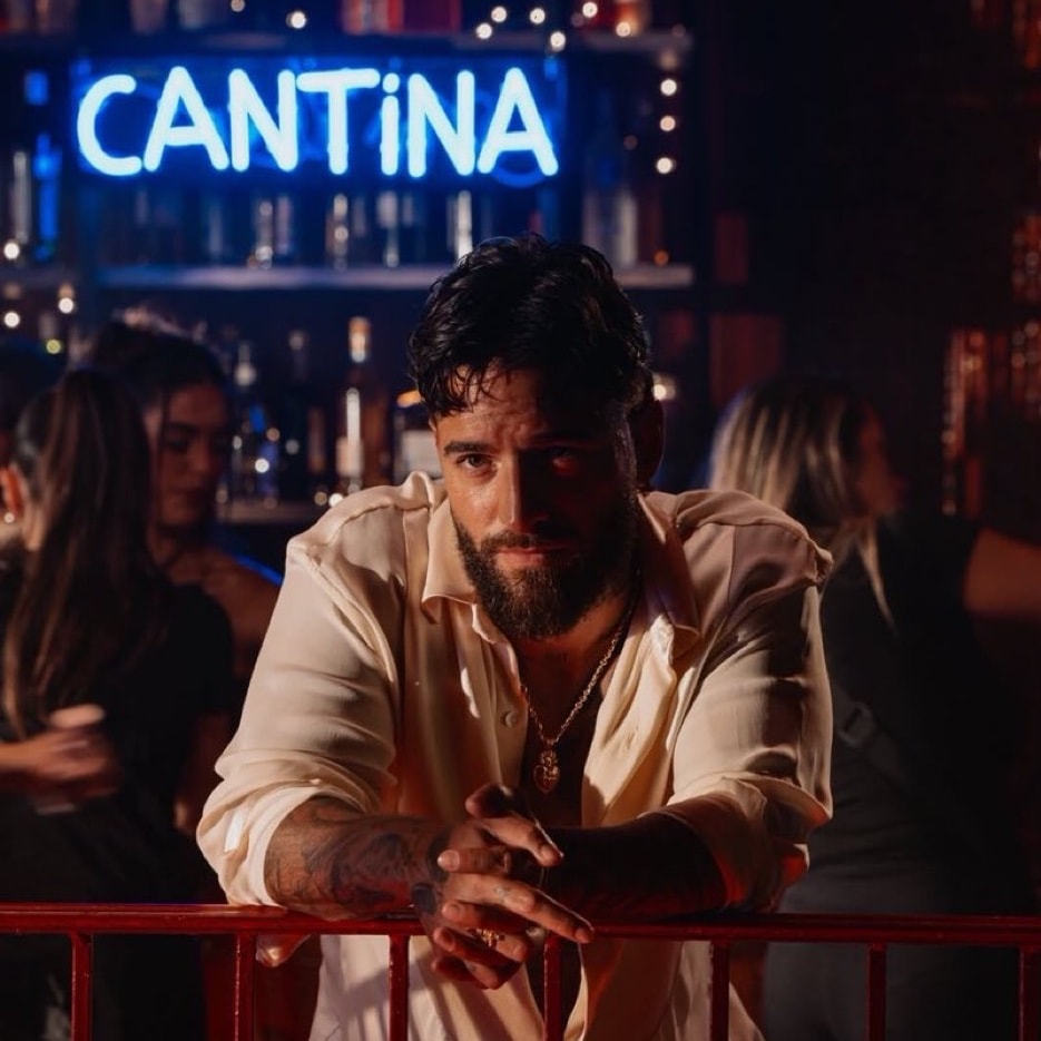 Maluma AGUA music video still