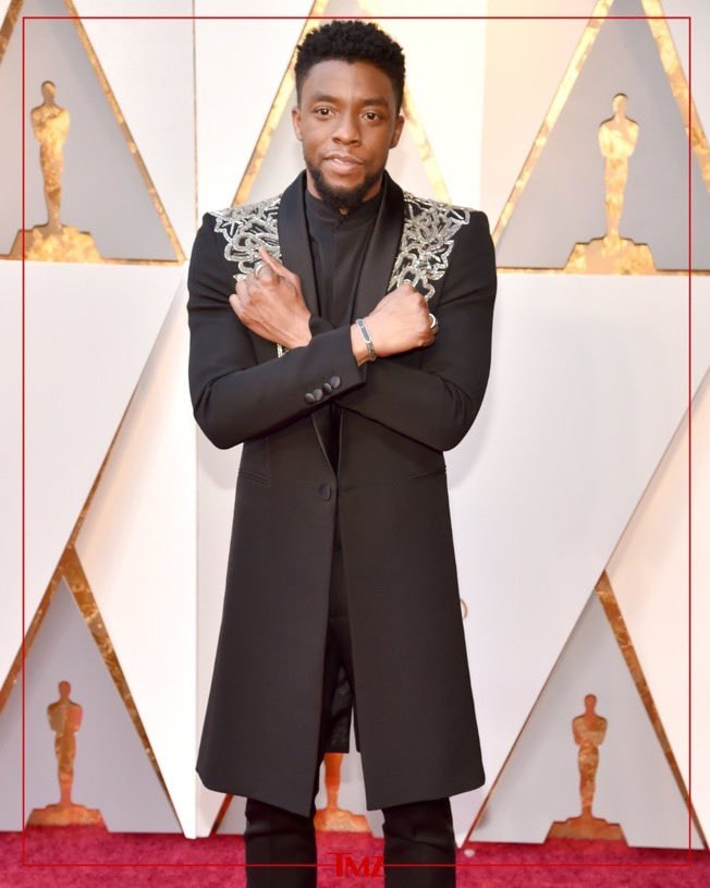Chadwick Boseman pose