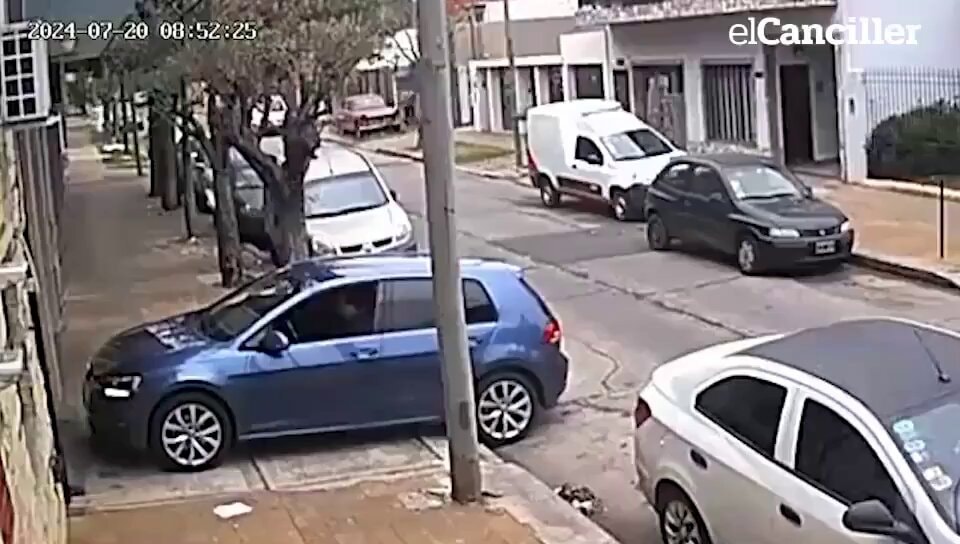 Street sweepers stop car thieves