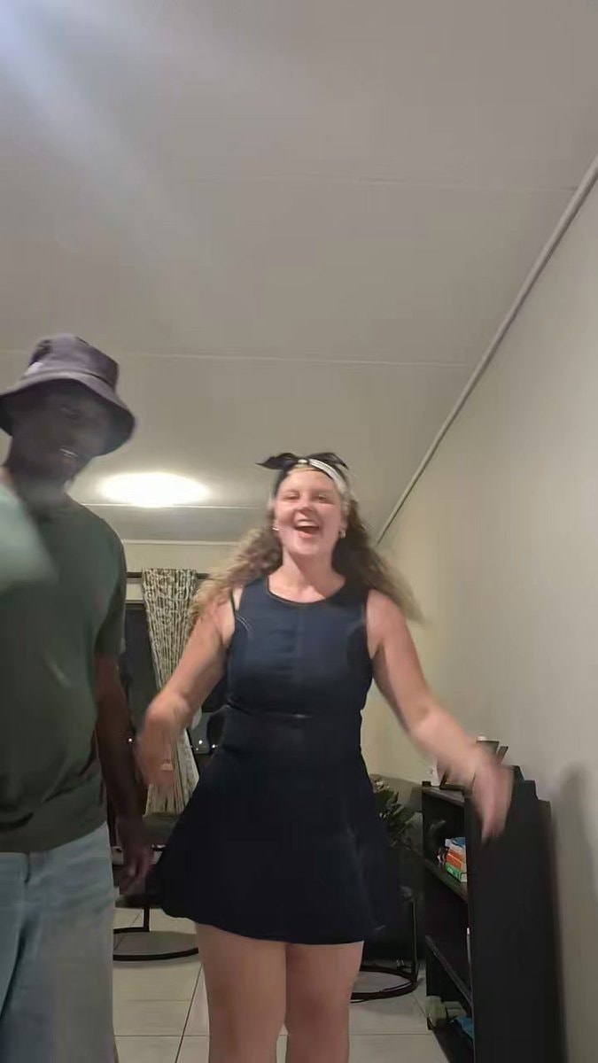 Lenny and Mo dancing