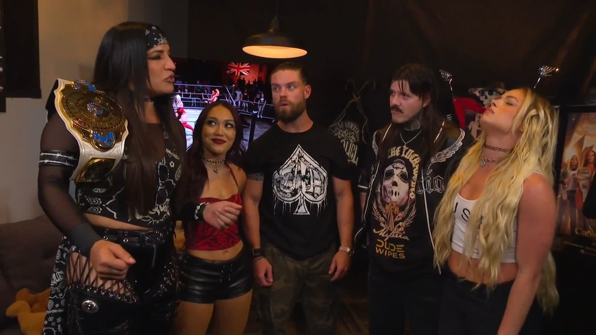 Roxanne Perez and Liv Morgan on WWERAW