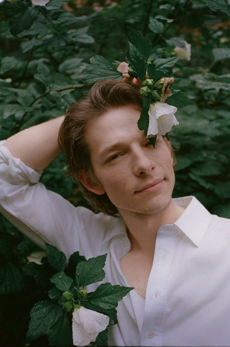Mike Faist Interview Magazine shoot (photo 2 of 4)