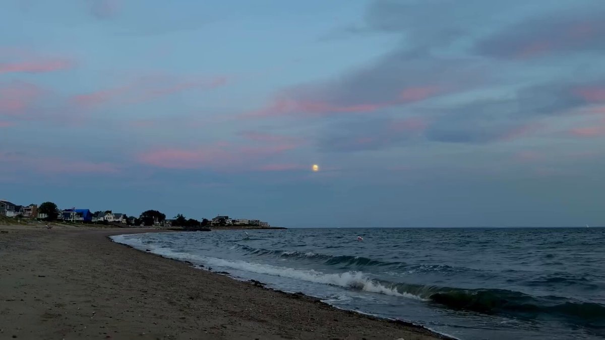 sea and moon reflection