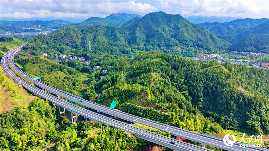 Suida Expressway Shangyou County Jiangxi (photo 4 of 4)
