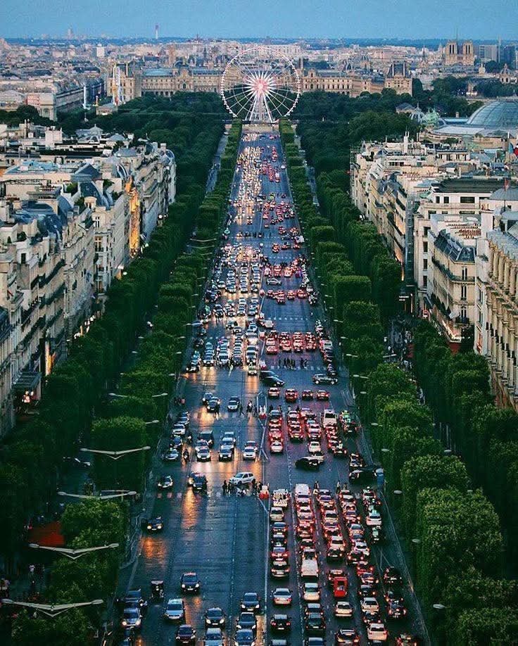 Paris street view Arc de Triomphe (photo 4 of 4)