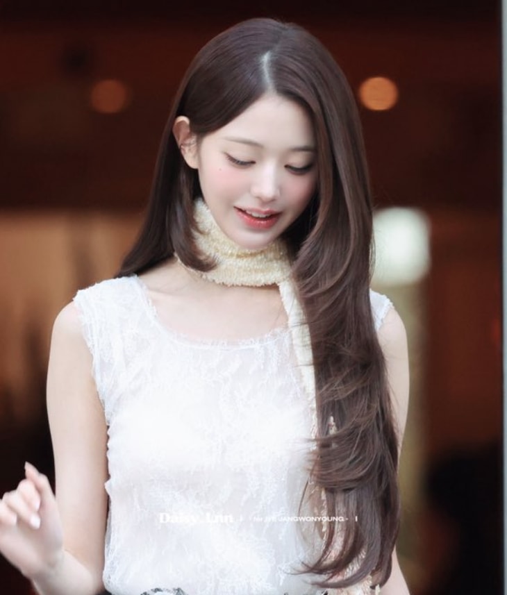 Wonyoung Dior photos 🥹 (photo 2 of 2)