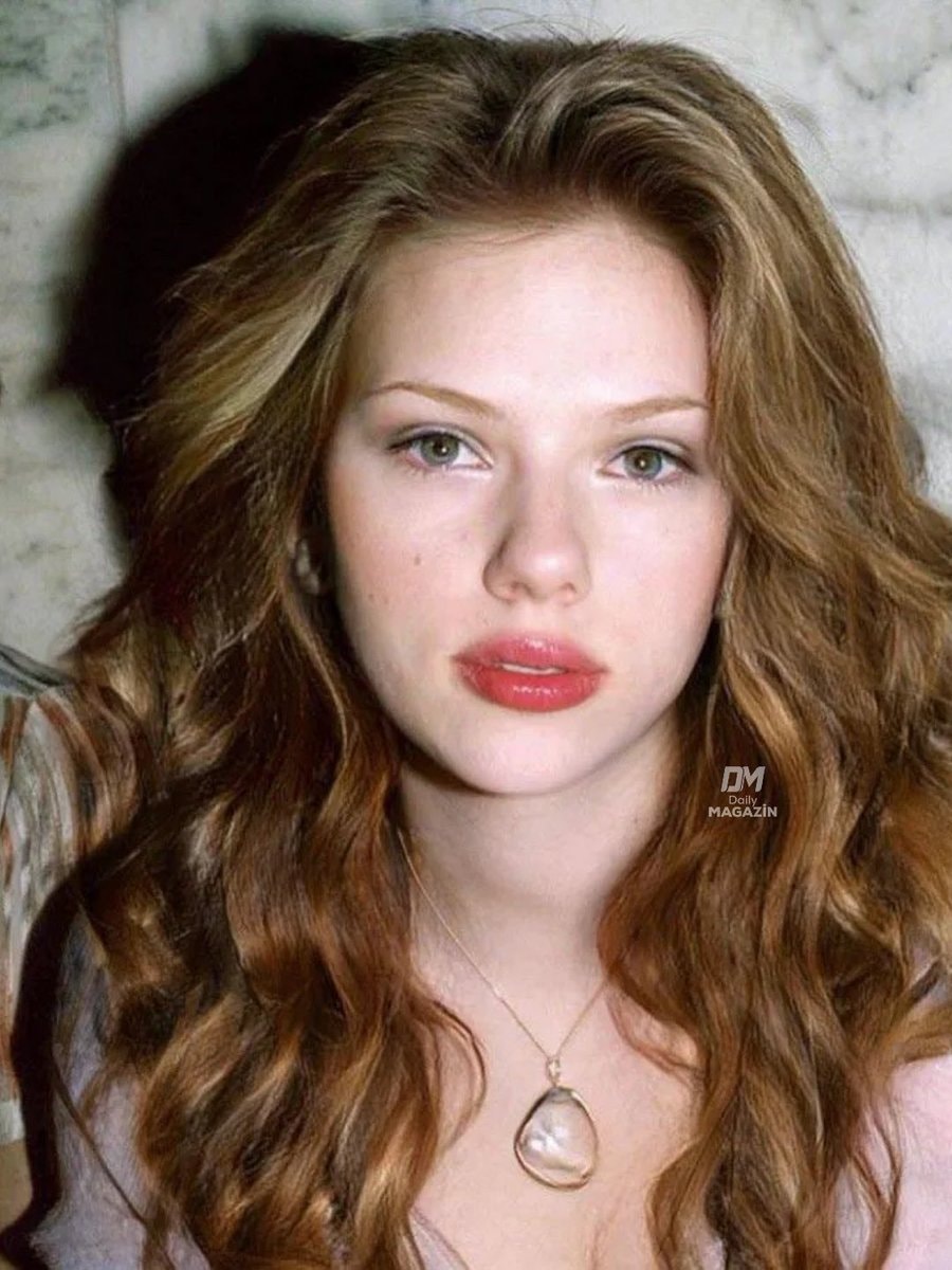 Scarlett Johansson youthful appearance (photo 1 of 2)