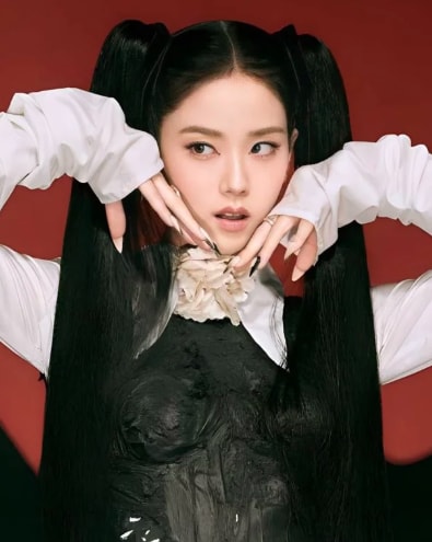 Jennie and Jisoo new music (photo 2 of 2)