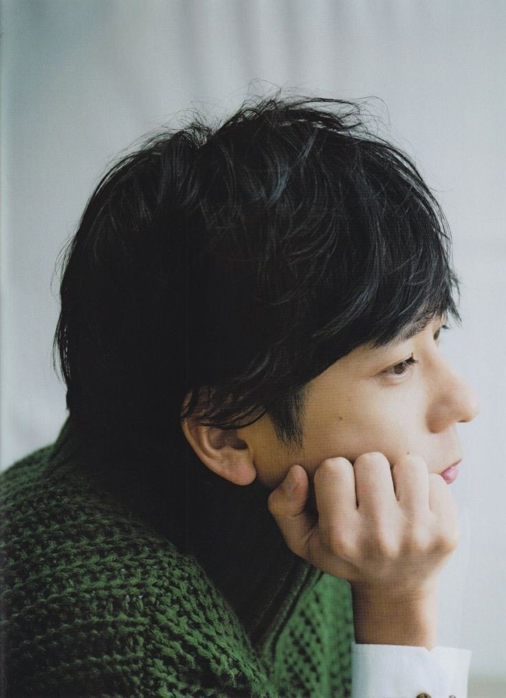 Ninomiya Pocky CM devil horns (photo 3 of 4)