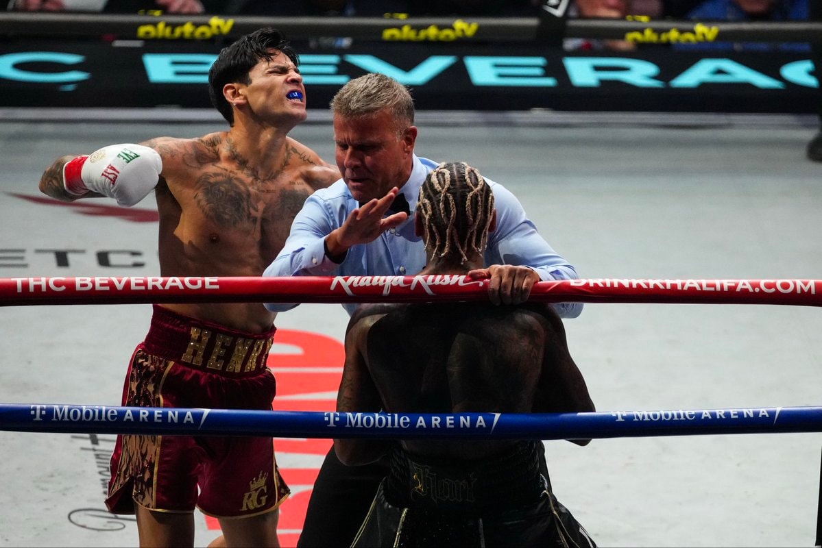 Ryan Garcia stops Benn (photo 3 of 4)