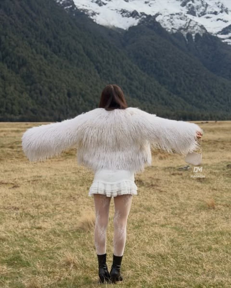 Merve Yıldırım new post (photo 2 of 2)
