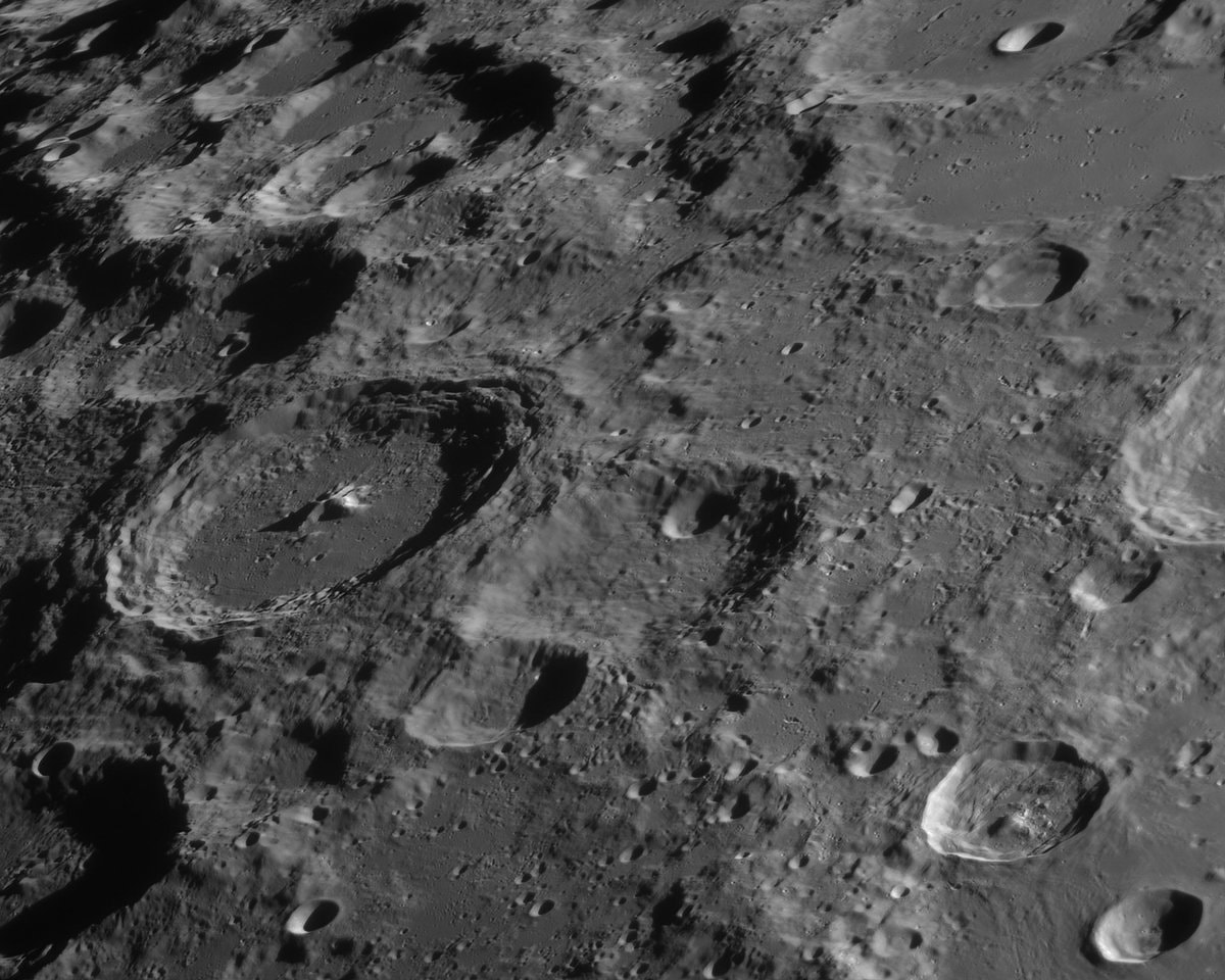 closest available images of the Moon (photo 4 of 4)