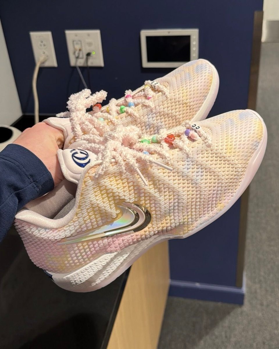 Caitlin Clark Nike Caitlin 1 sneakers