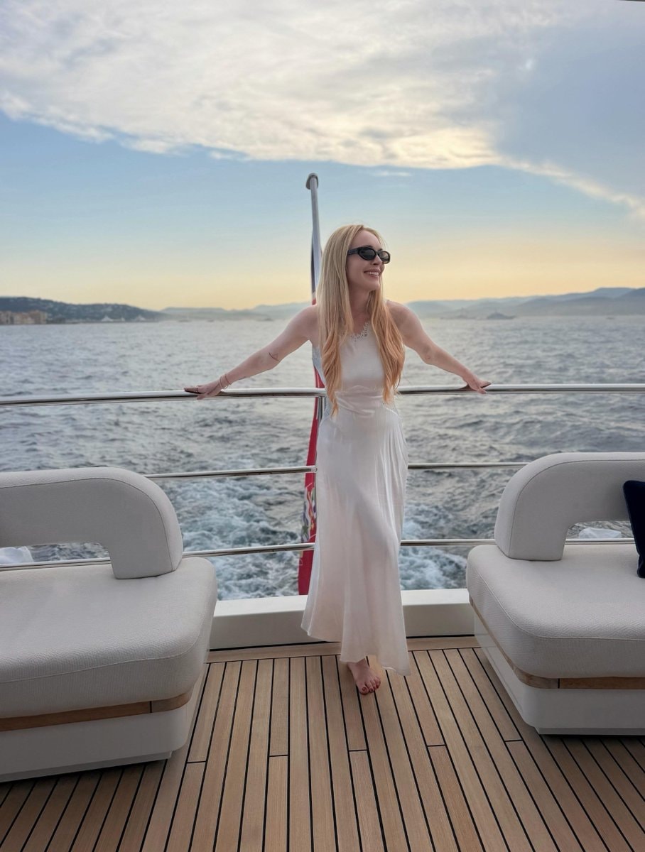 Lindsay Lohan selfie (photo 4 of 4)