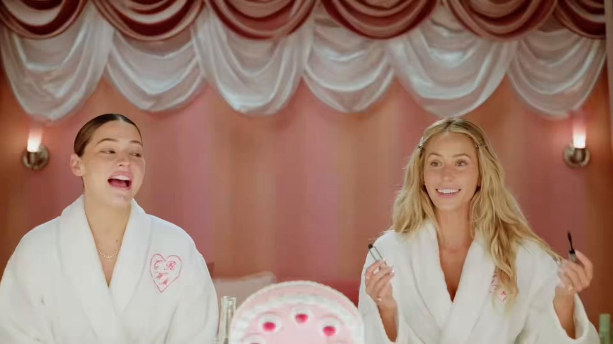 Madelyn Cline Love Island USA rooftop story