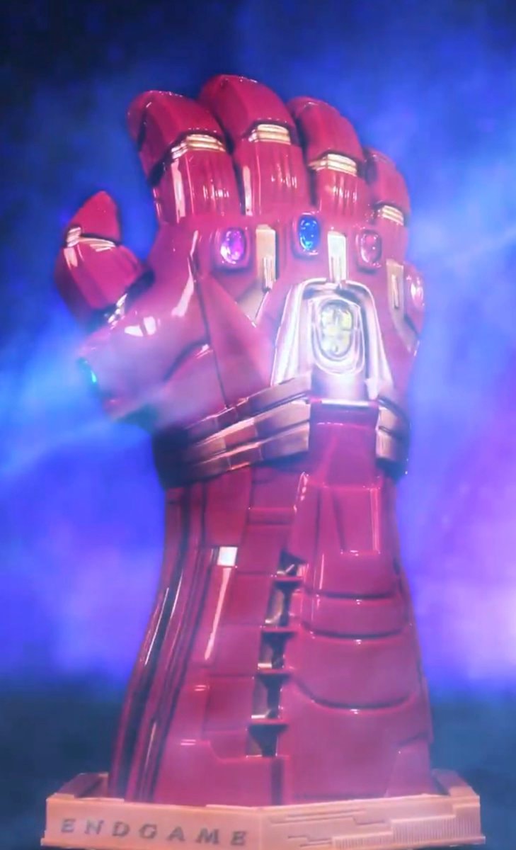 AVENGERS: ENDGAME Re-release Popcorn Buckets (photo 2 of 2)