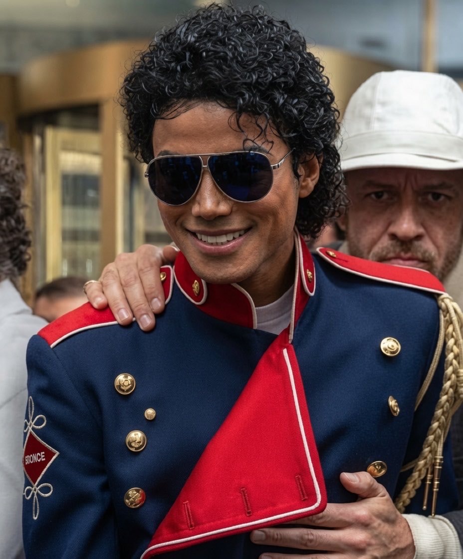 Michael Jackson biopic $1.02bn (photo 2 of 2)
