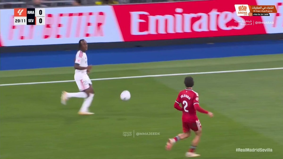 Diomande pass Vini dribble attempt
