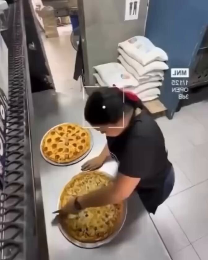 pizza worker viral slice theft