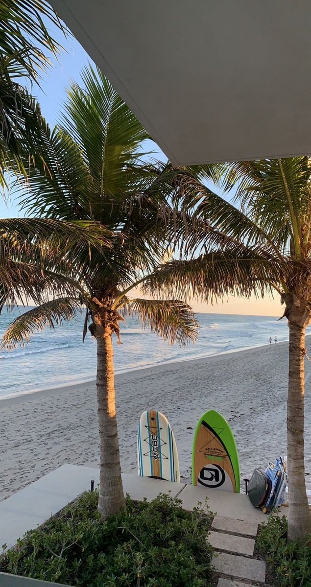Surfboards on a tropical beach (photo 2 of 4)