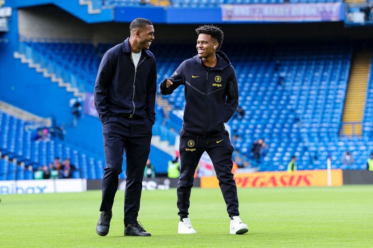 Rayan and Estevão at Stamford Bridge