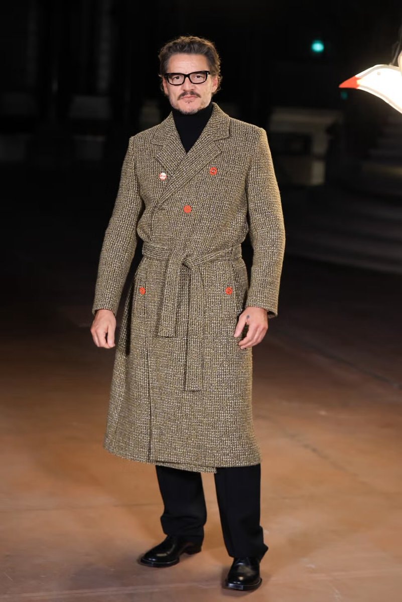 Pedro Pascal Paris Fashion Week SS27 (photo 2 of 2)