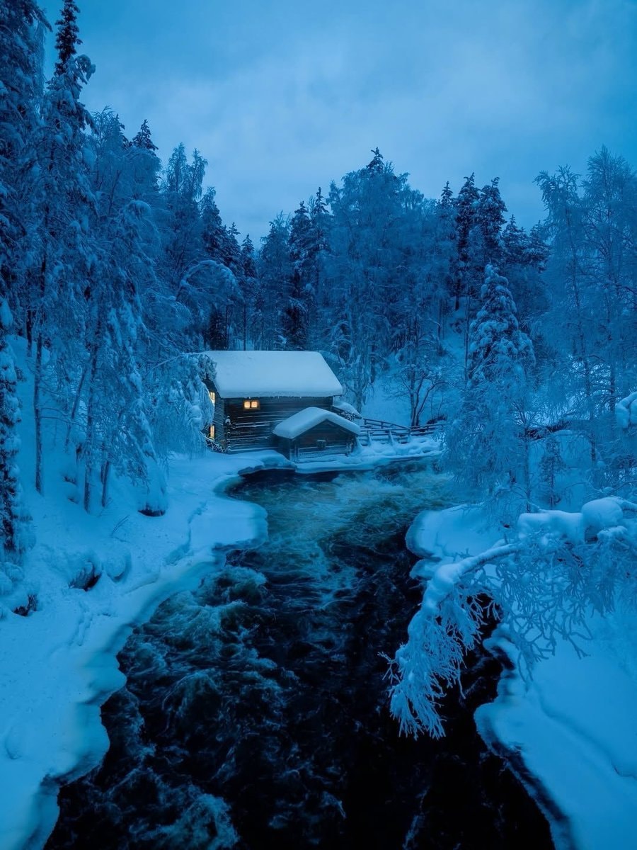 Finland winter cabin river (photo 1 of 4)