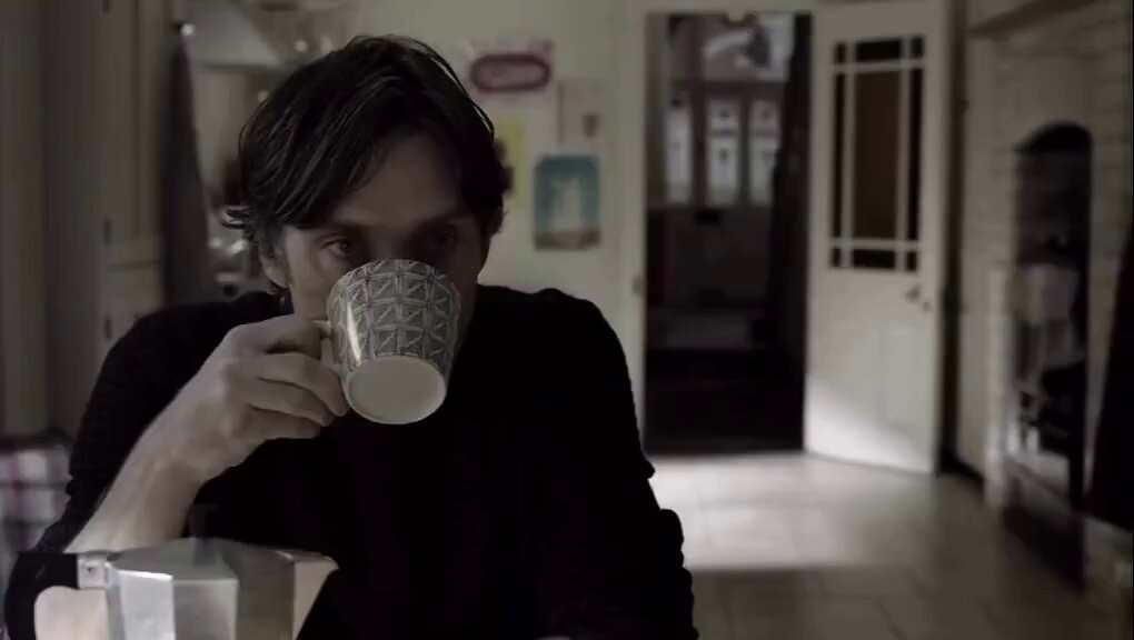 Solo routine with a mug