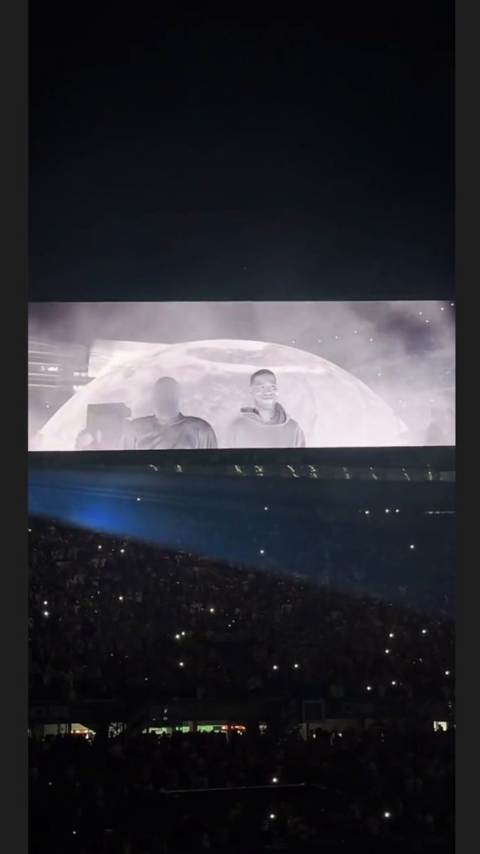 Ye and Kid Cudi leave Chicago arena