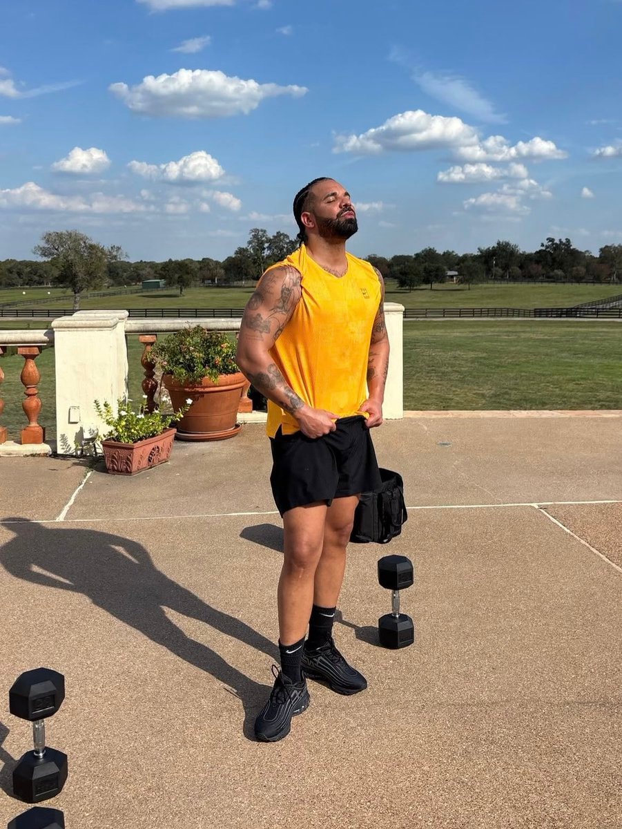 Drake new photo Drake new photo