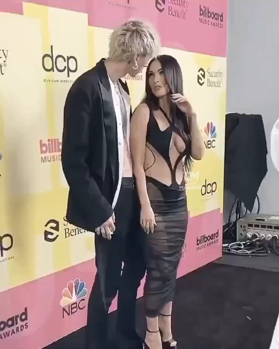 Megan Fox Machine Gun Kelly kiss