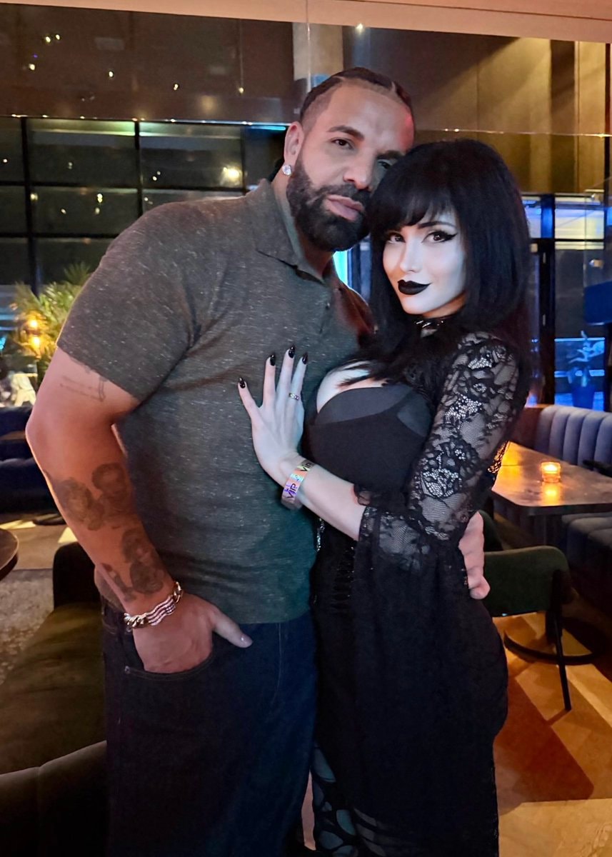 Drake goth baddie moment