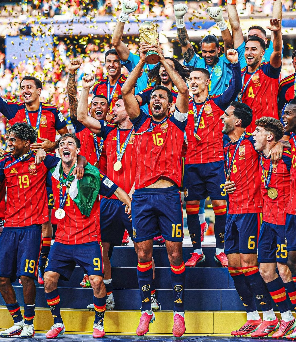 Chelsea $120M vs Spain $50M prize money (photo 1 of 2)