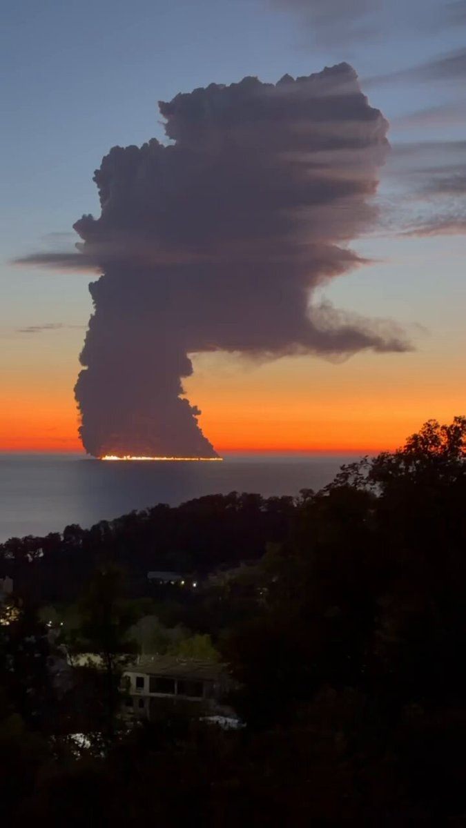 oil tanker fire Sochi Russia
