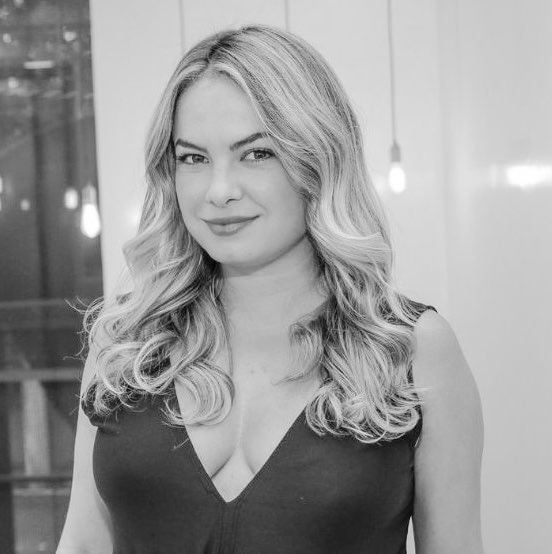 Lua Blanco (photo 2 of 2)