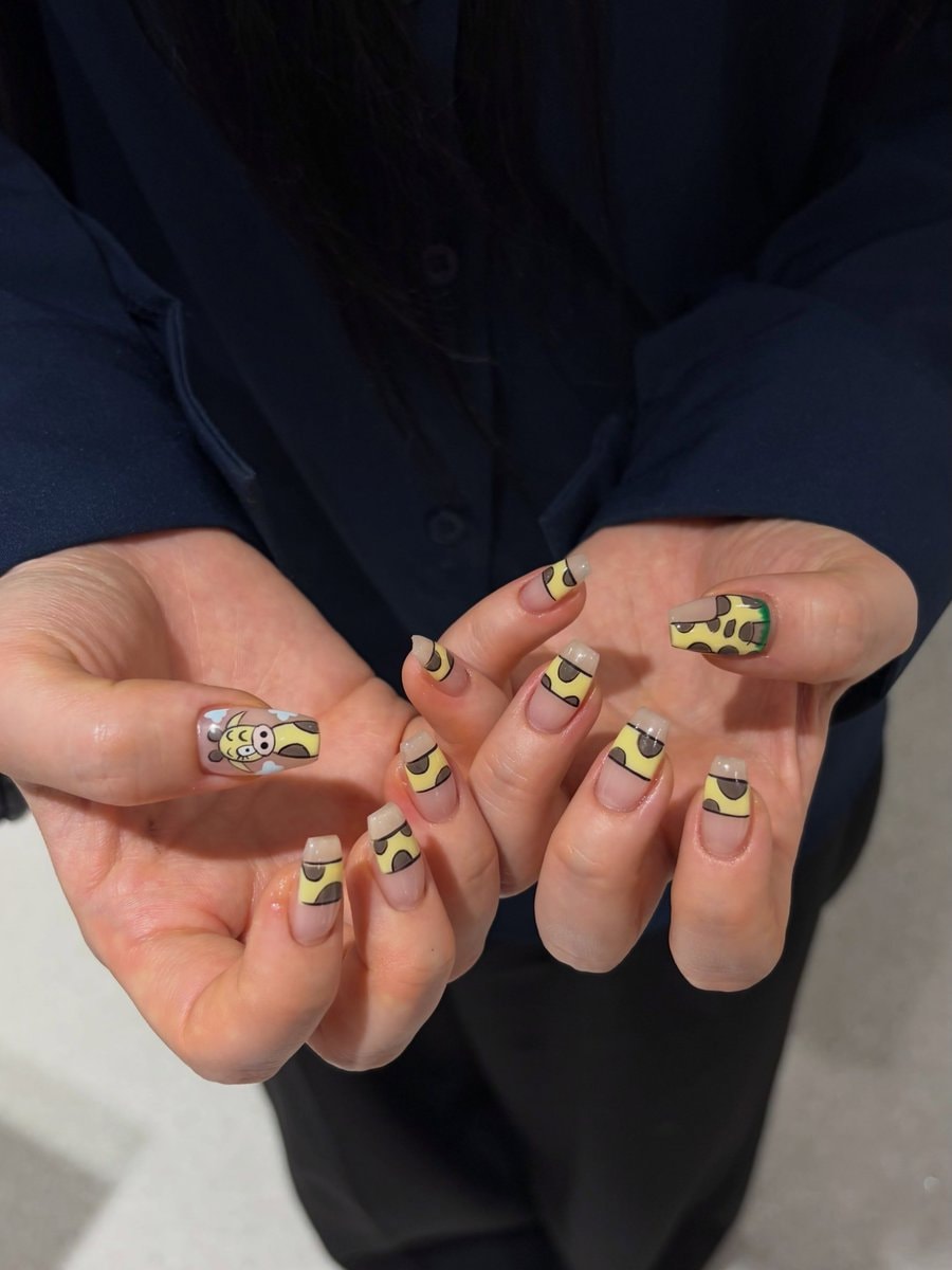 creative nail art design (photo 3 of 3)